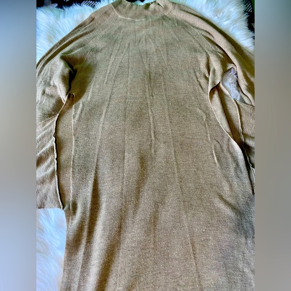 Sweater Dress with belt - Picture 5 of 8